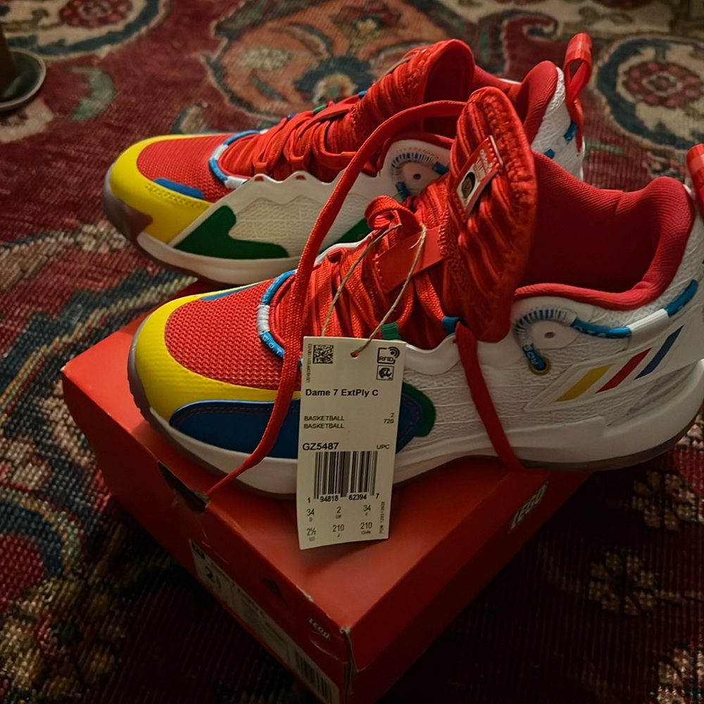 NIB Adidas x LEGO x Damian Lillard - 2.5 size